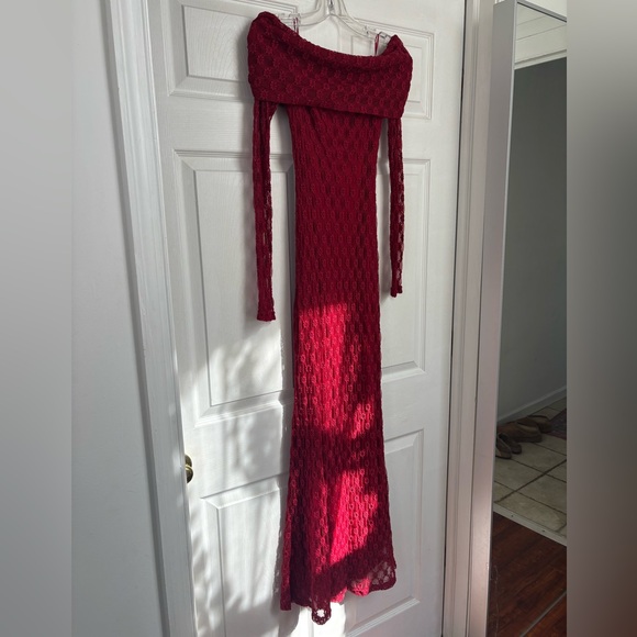 Bardot Off The Shoulder Lace Maxi Dress in Burgundy - Picture 2 of 4